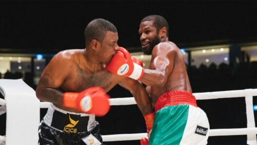 Mayweather impressionne exhibition 2022