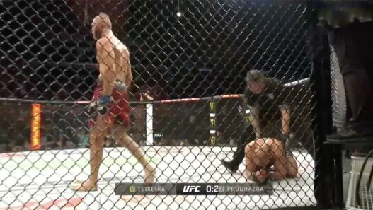 Jiri Prochazka Glover Teixeira soumission UFC 275