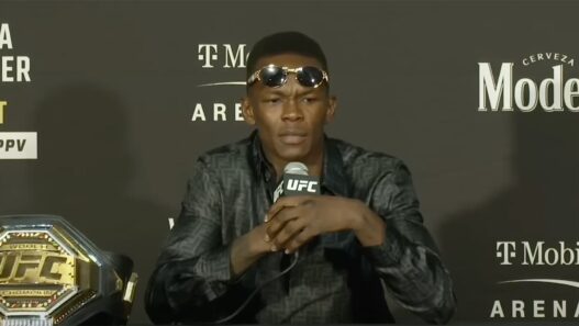 Adesanya r&eacute;pond &agrave; Jon Jones
