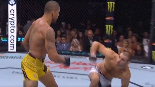 Alex Pereira KO Sean Strickland