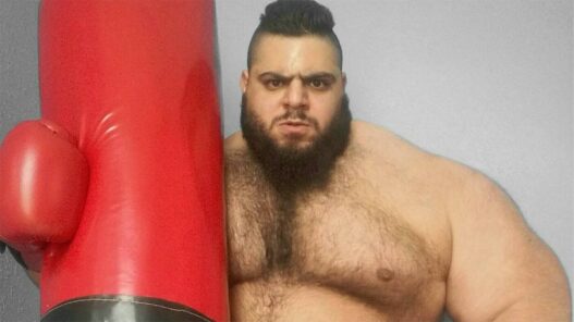 hulk iranien ko titan kazakh