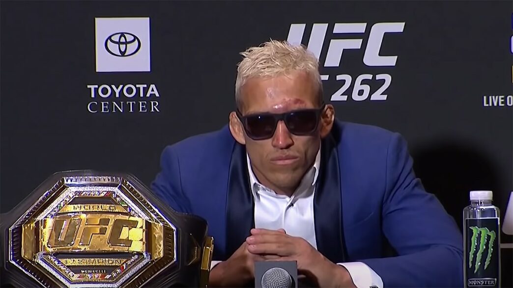 Oliveira avertit la team Makhachev