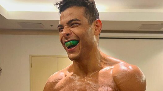 re signer paulo costa