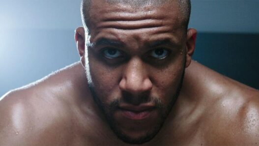 Gane menace Jon Jones