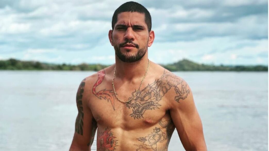 Pereira Adesanya meilleur striker