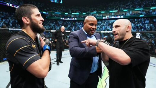 Volkanovski-Makhachev-Légende