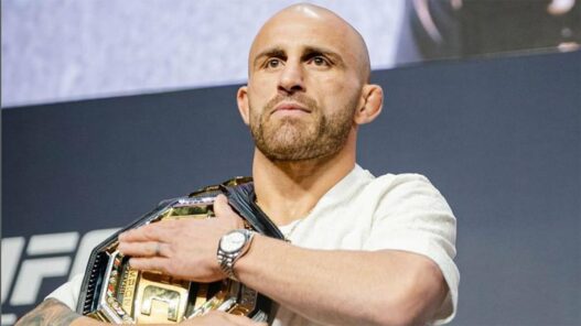 volkanovski trop petit