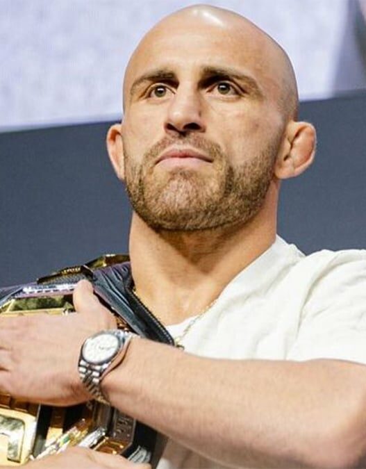 volkanovski trop petit
