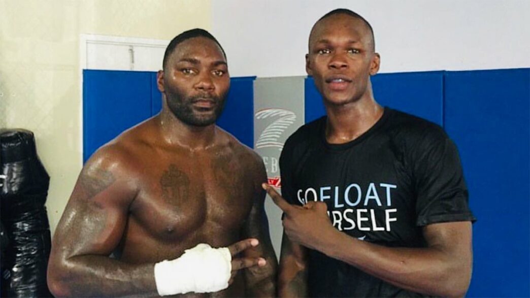 adesanya hommage anthony johnson