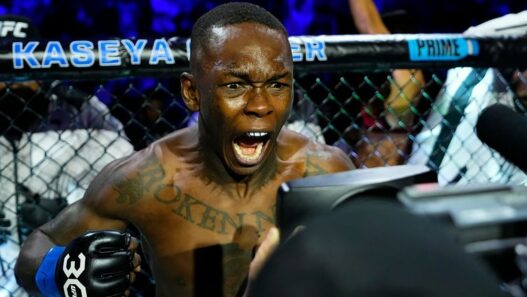 adesanya dans l'histoire