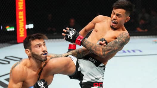 KO premier round genou