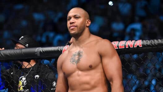 ciryl gane sévèrement taclé