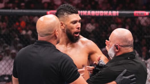 médecin UFC 294 critiques