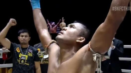Buakaw s'impose Saenchai