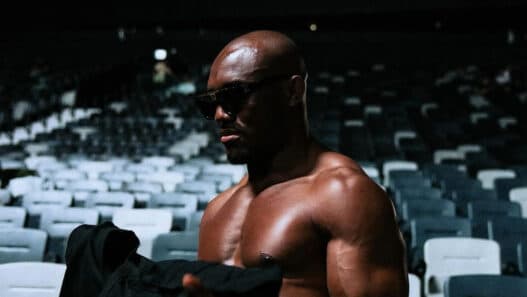 kamaru usman physique massif