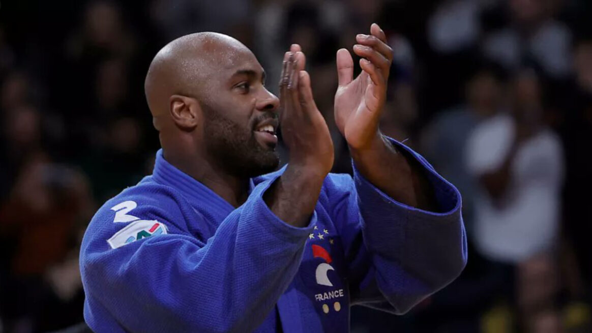 JO 2024 Teddy Riner, champion olympique avec l'équipe de France