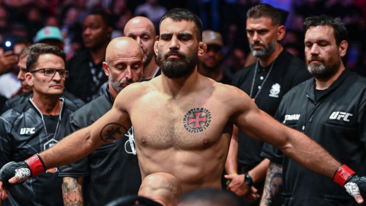 https://lasueur.com/wp-content/uploads/2024/08/benoit-saint-denis-analyse-moicano-ufc-paris.jpeg