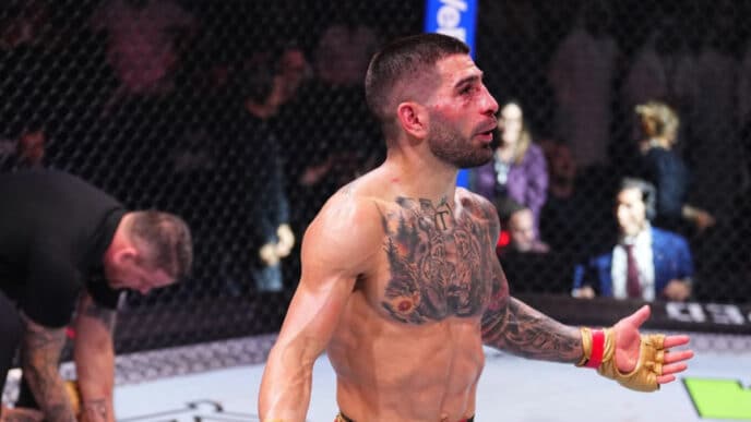 topuria déçu bonus 50 000