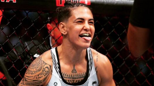 nora cornolle retour