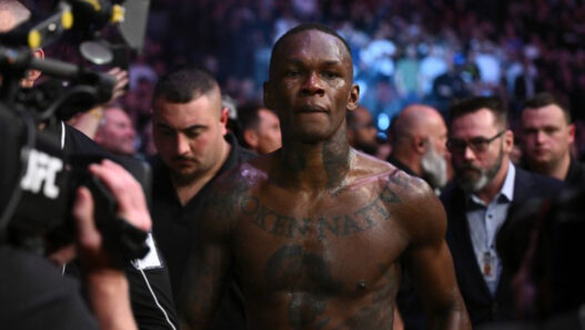 adesanya date retour adversaire