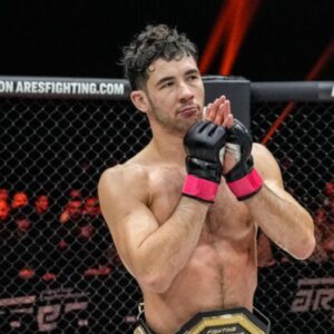 Axel Sola UFC Paris