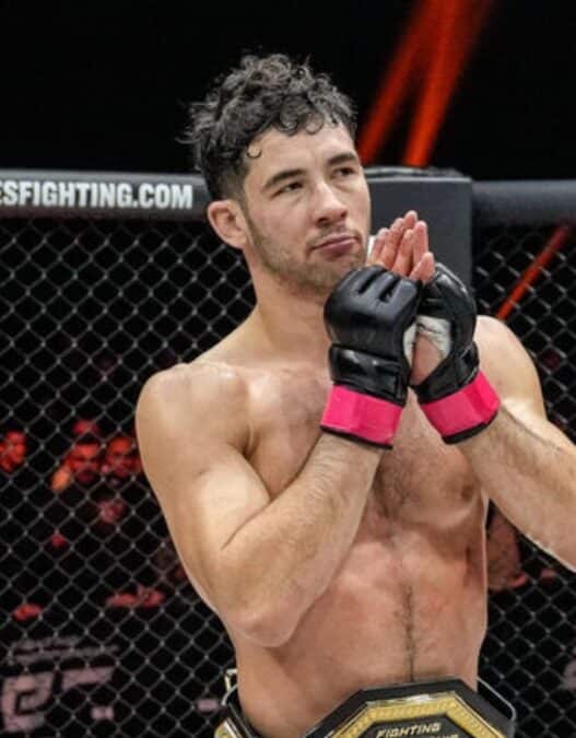Axel Sola UFC Paris