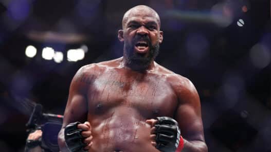 Pour Jon Jones, Pereira et Aspinall perdraient de la même façon contre lui
