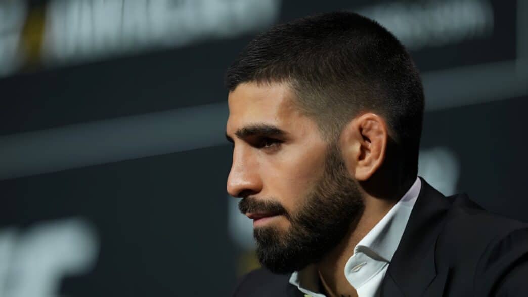 retour ilia topuria ufc douche froide