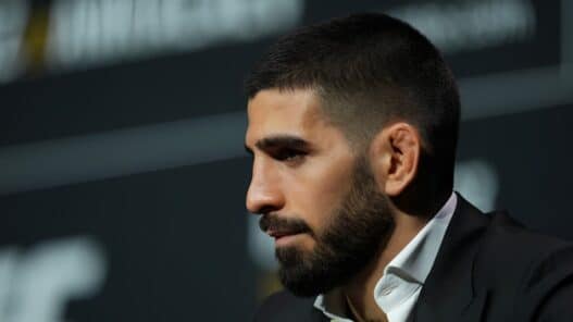 retour ilia topuria ufc douche froide