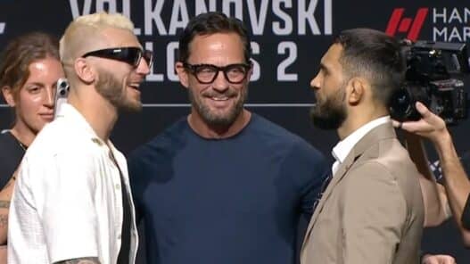 Dan Hooker à Benoit St-Denis : « tu veux aller à la guerre ?! »