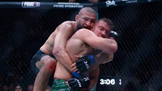 “Khamzat est foutu” : le coach de Du Plessis lance un avertissement