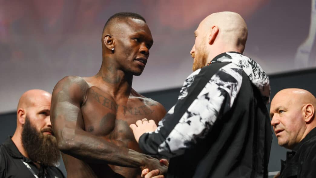 Adesanya Pyfer un face-&agrave;-face inattendu marqu&eacute; par le respect avant l'UFC Seattle