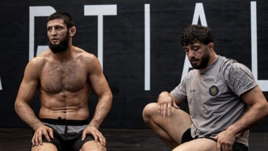 khamzat tacle arman tsarukyan train vie luxueux