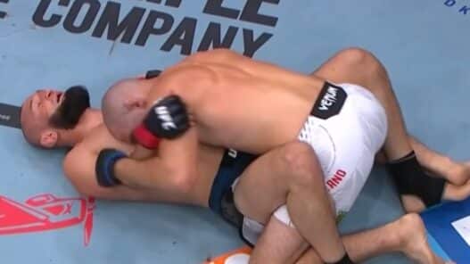 UFC 328 – Strickland crée l’exploit et bat Khamzat Chimaev