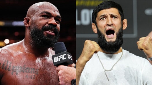 Jon Jones conseille Khamzat Chimaev apr&egrave;s sa premi&egrave;re d&eacute;faite : &laquo; La meilleure version de soi-m&ecirc;me se r&eacute;v&egrave;le apr&egrave;s une d&eacute;faite &raquo;