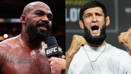 Jon Jones conseille Khamzat Chimaev apr&egrave;s sa premi&egrave;re d&eacute;faite : &laquo; La meilleure version de soi-m&ecirc;me se r&eacute;v&egrave;le apr&egrave;s une d&eacute;faite &raquo;
