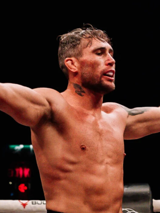 Darren Till met K/O un combattant du BKFC en pleine rue