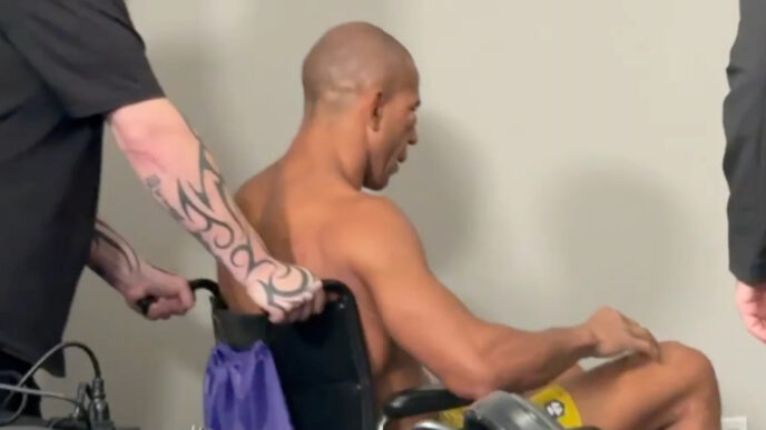 UFC Sacramento - Robocop bat Anthony Hernandez mais termine en fauteuil roulant