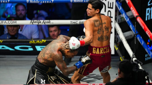 Conor Benn r&eacute;agit depuis l&rsquo;h&ocirc;pital apr&egrave;s son violent K/O contre Ryan Garcia