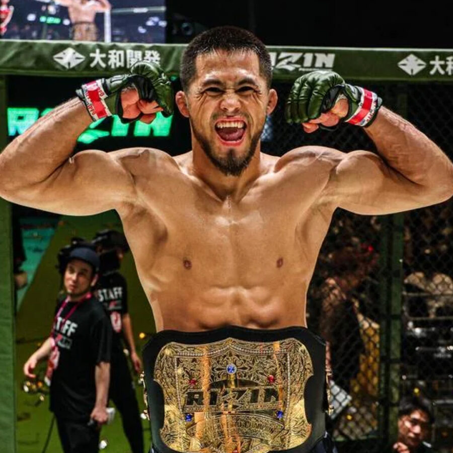 Qui est Razhabali Shaydullaev, le ph&eacute;nom&egrave;ne invaincu qui a r&eacute;uni les ceintures du PFL et du RIZIN ?
