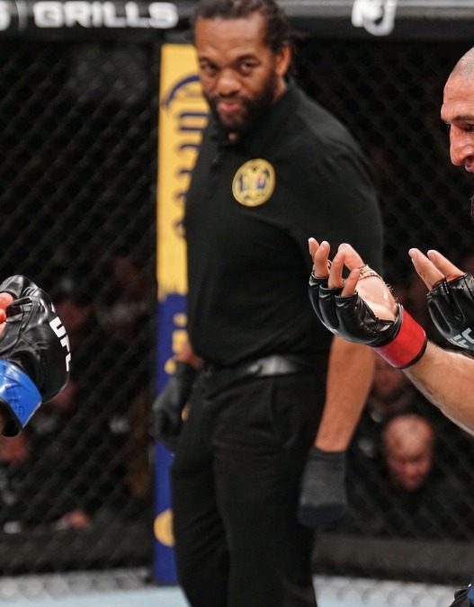 Khamzat Chimaev promet traquer Sean Strickland