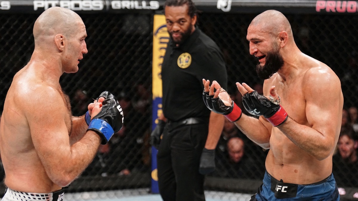 Khamzat Chimaev promet traquer Sean Strickland