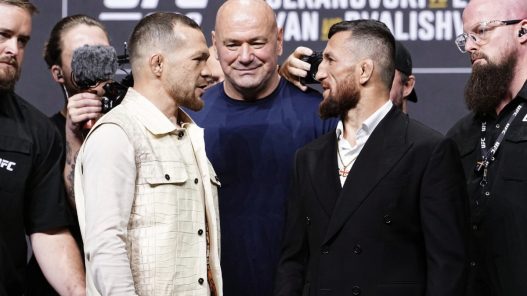 Merab Dvalishvili menace Petr Yan UFC 333 sous tension