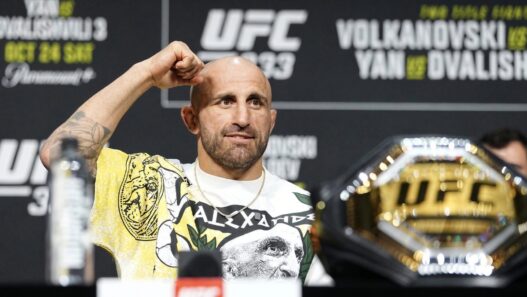 alexander volkanovski defi movsar evloev