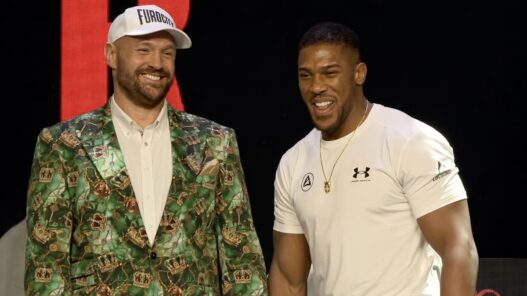 tyson fury vs anthony joshua légende boxe carte manny pacquiao