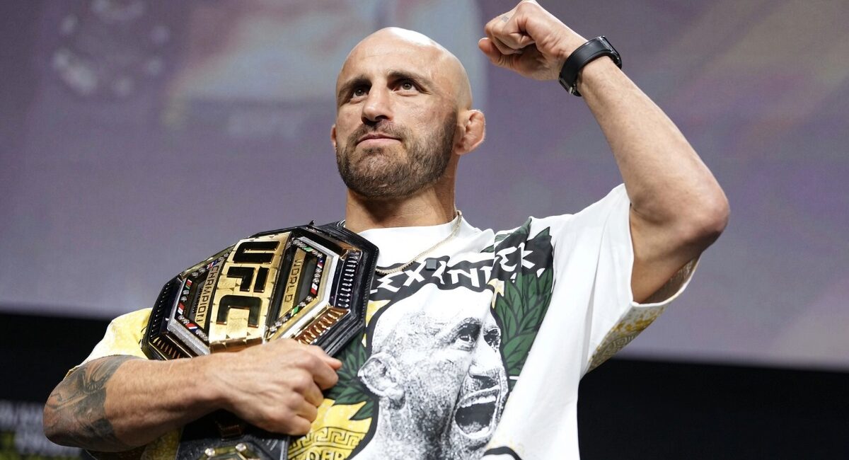 volkanovski physique 38 ans UFC 333 movsar evloev