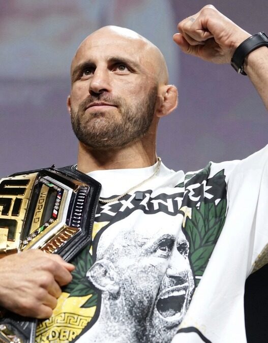 volkanovski physique 38 ans UFC 333 movsar evloev