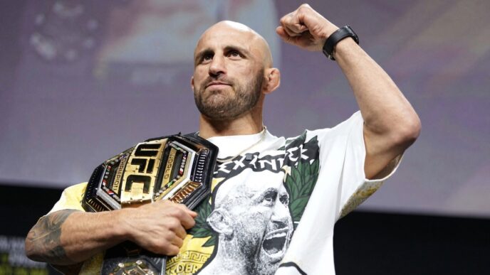 volkanovski physique 38 ans UFC 333 movsar evloev