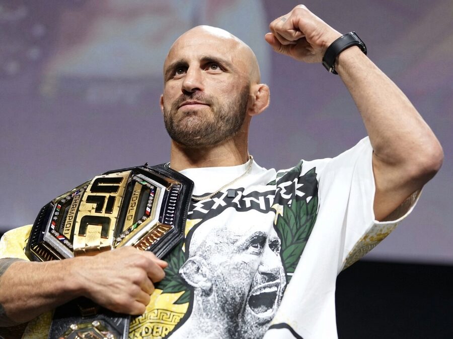 volkanovski physique 38 ans UFC 333 movsar evloev